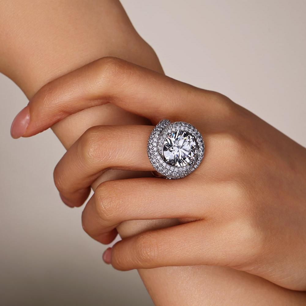 Round Cut White Diamond Ring