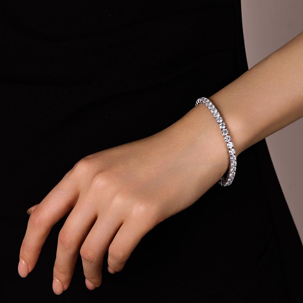 Round Cut White Diamond Bracelet