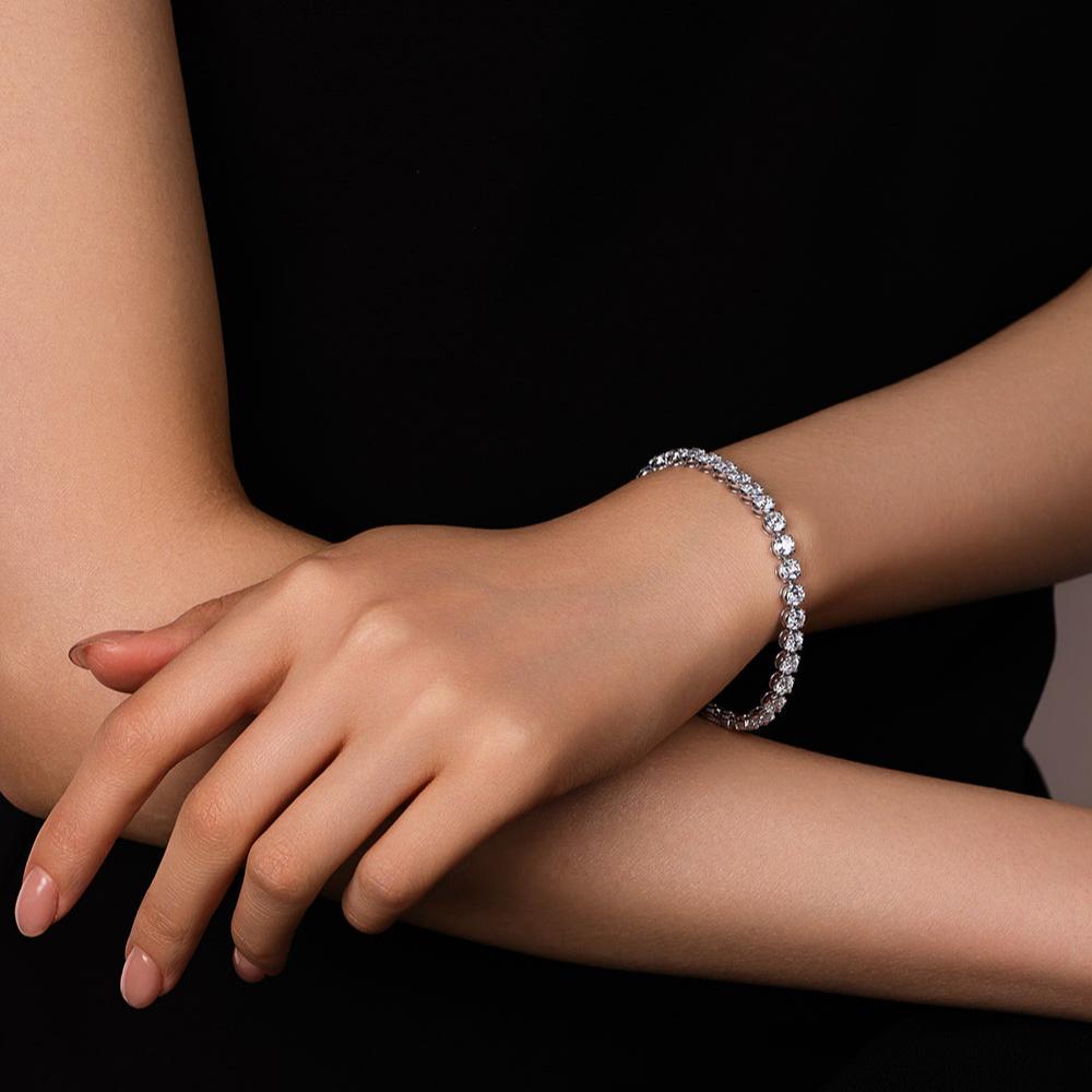 Round Cut White Diamond Bracelet